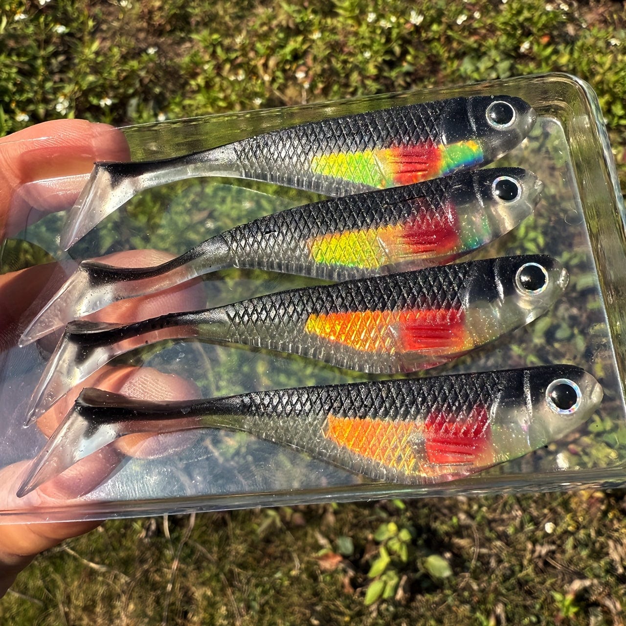 4pcs Handcrafted Reflective Silicone Fishing Lure Black Re- 4pieces