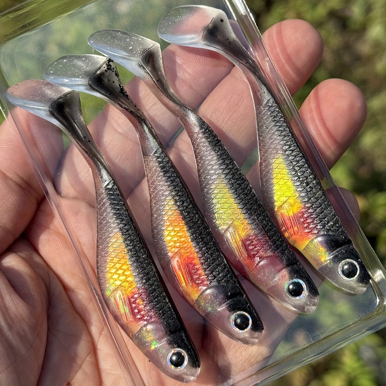 4pcs Handcrafted Reflective Silicone Fishing Lure Black Re- 4pieces