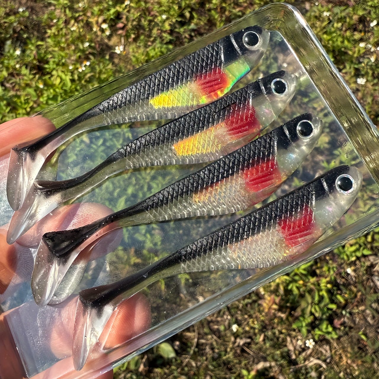 4pcs Handcrafted Reflective Silicone Fishing Lure Black Re- 4pieces